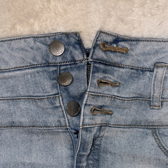 *2 PAIRS* CHARLOTTE RUSSE REFUGE jean shorts - Picture 4 of 6